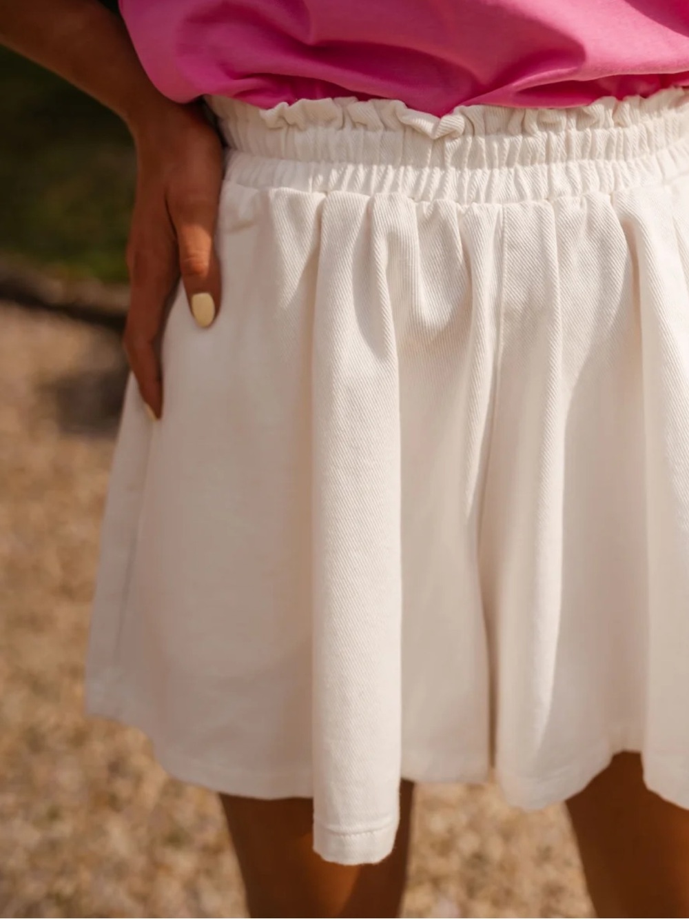 Easy Clothes White Erica Shorts - Picture 2 of 8
